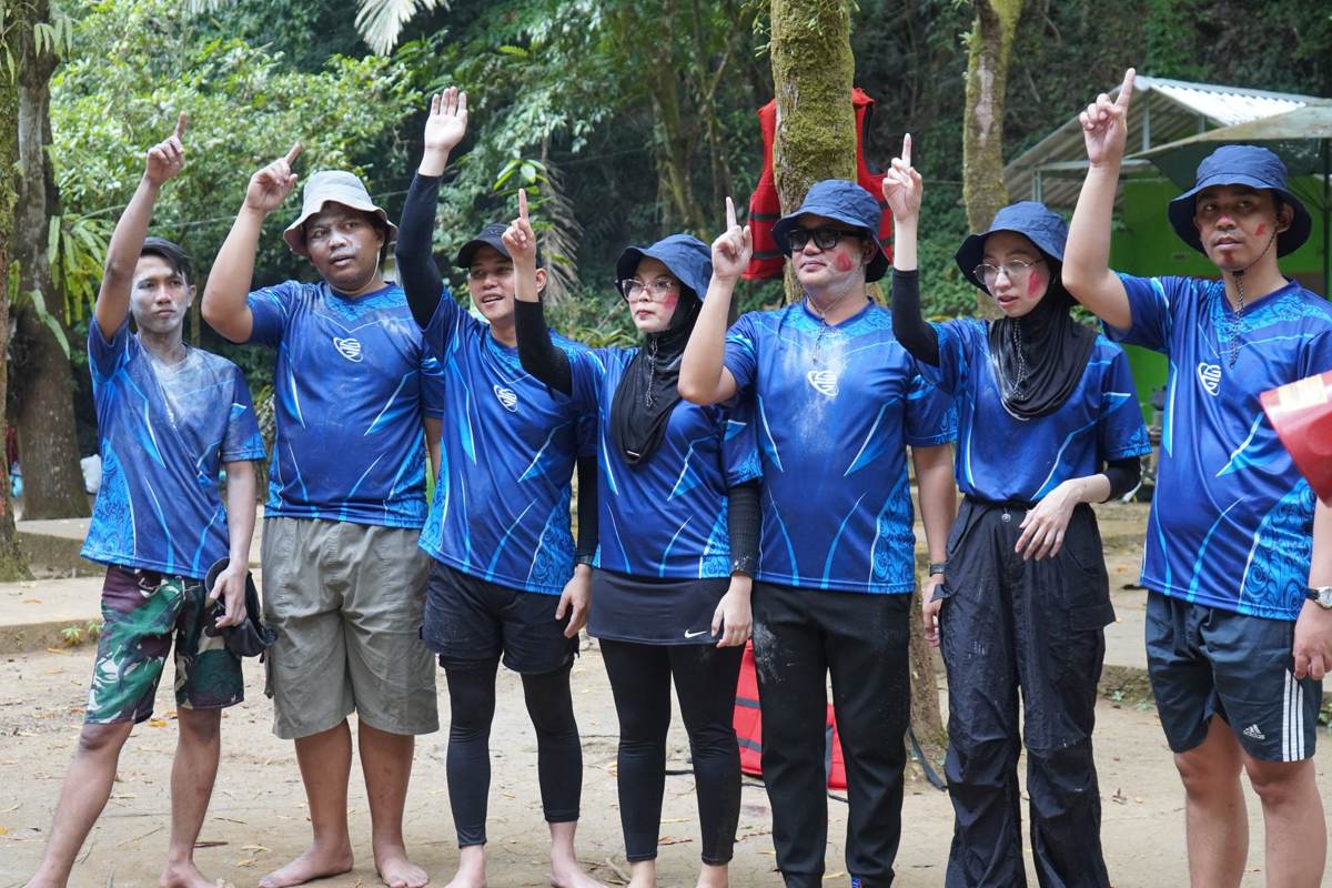 Fun games outbound rombongan kantor bersama Loox Travel 2